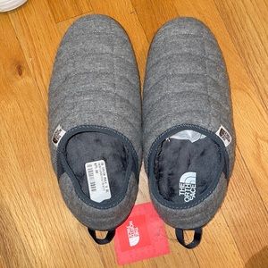 The north face slippers grey NWT